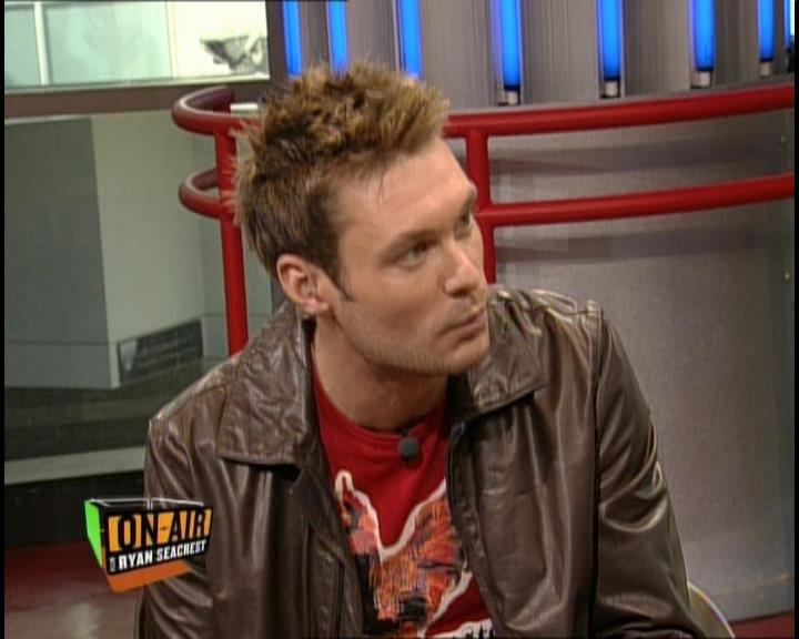 DailyDuff-dot-nl_GirlCanRockDVD-InterviewsAndFeaturettes-HilaryOnAirWithRyanSeacrest0476.jpg