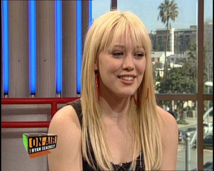 DailyDuff-dot-nl_GirlCanRockDVD-InterviewsAndFeaturettes-HilaryOnAirWithRyanSeacrest0493.jpg