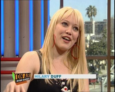 DailyDuff-dot-nl_GirlCanRockDVD-InterviewsAndFeaturettes-HilaryOnAirWithRyanSeacrest0068.jpg