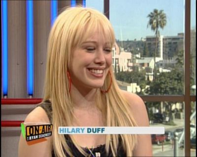 DailyDuff-dot-nl_GirlCanRockDVD-InterviewsAndFeaturettes-HilaryOnAirWithRyanSeacrest0069.jpg