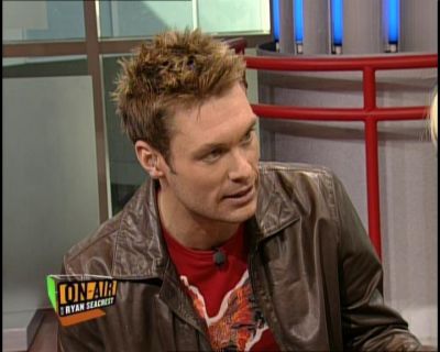 DailyDuff-dot-nl_GirlCanRockDVD-InterviewsAndFeaturettes-HilaryOnAirWithRyanSeacrest0124.jpg