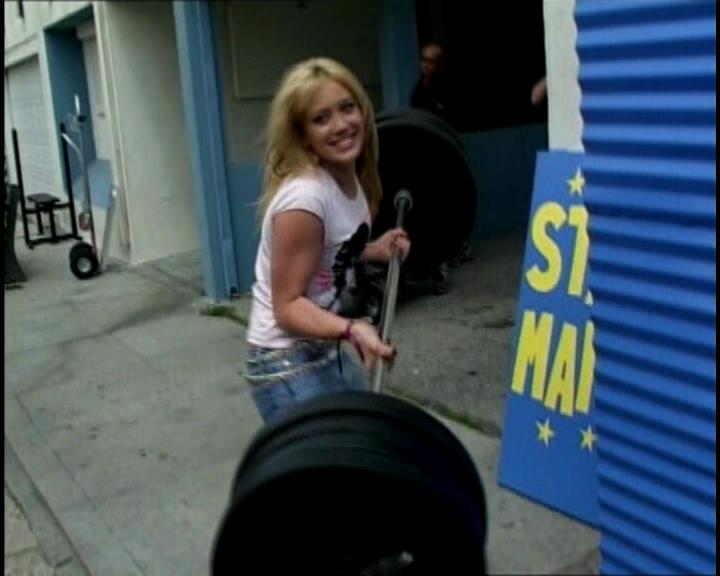 DailyDuff-dot-nl_GirlCanRockDVD-InterviewsAndFeaturettes-Sneakpeak-ACinderellaStorySoundtrack0006.jpg