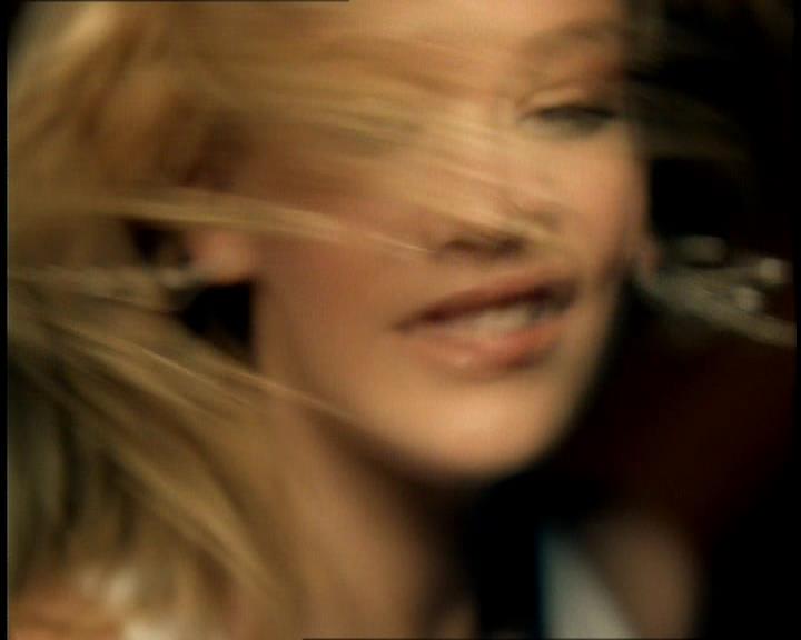 DailyDuff-dot-nl_GirlCanRockDVD-InterviewsAndFeaturettes-Sneakpeak-ACinderellaStorySoundtrack0012.jpg