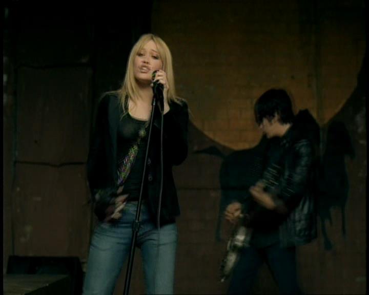 DailyDuff-dot-nl_GirlCanRockDVD-InterviewsAndFeaturettes-Sneakpeak-ACinderellaStorySoundtrack0021.jpg