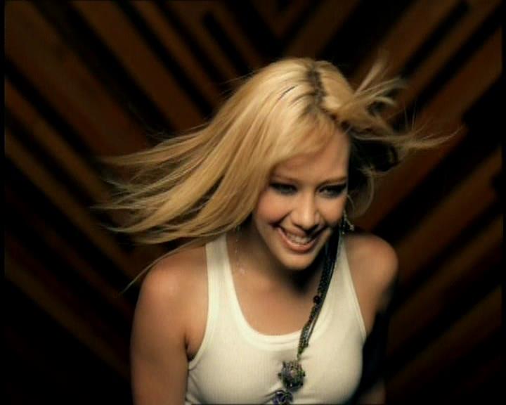 DailyDuff-dot-nl_GirlCanRockDVD-InterviewsAndFeaturettes-Sneakpeak-ACinderellaStorySoundtrack0022.jpg