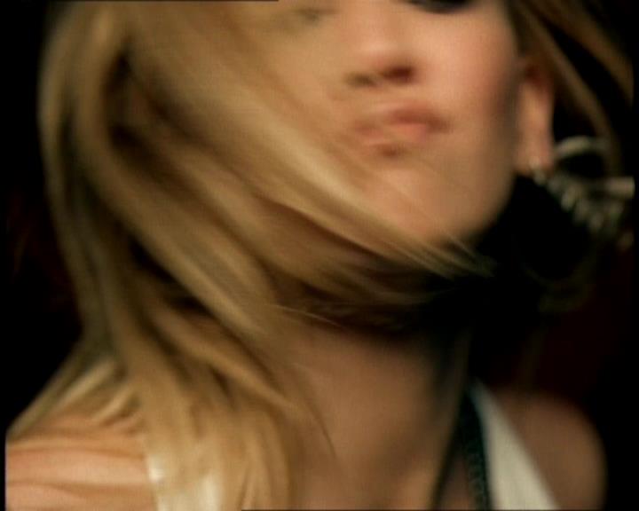 DailyDuff-dot-nl_GirlCanRockDVD-InterviewsAndFeaturettes-Sneakpeak-ACinderellaStorySoundtrack0023.jpg