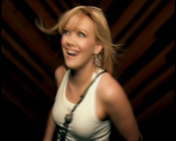 DailyDuff-dot-nl_GirlCanRockDVD-InterviewsAndFeaturettes-Sneakpeak-ACinderellaStorySoundtrack0024.jpg