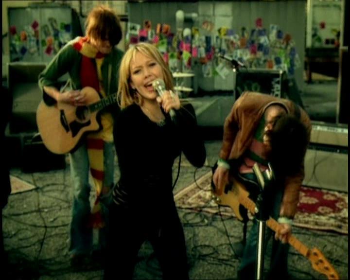 DailyDuff-dot-nl_GirlCanRockDVD-InterviewsAndFeaturettes-Sneakpeak-ACinderellaStorySoundtrack0037.jpg