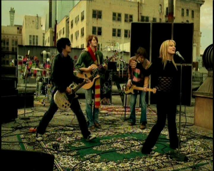 DailyDuff-dot-nl_GirlCanRockDVD-InterviewsAndFeaturettes-Sneakpeak-ACinderellaStorySoundtrack0039.jpg
