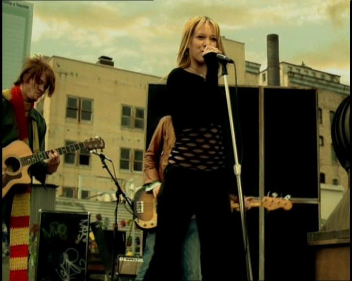 DailyDuff-dot-nl_GirlCanRockDVD-InterviewsAndFeaturettes-Sneakpeak-ACinderellaStorySoundtrack0043.jpg