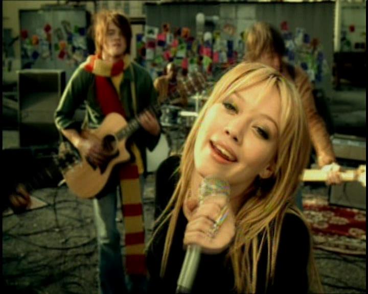 DailyDuff-dot-nl_GirlCanRockDVD-InterviewsAndFeaturettes-Sneakpeak-ACinderellaStorySoundtrack0048.jpg