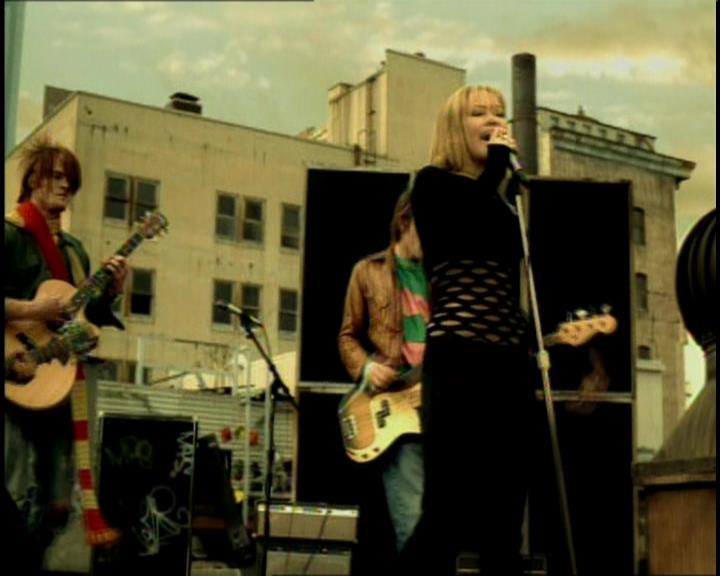 DailyDuff-dot-nl_GirlCanRockDVD-InterviewsAndFeaturettes-Sneakpeak-ACinderellaStorySoundtrack0050.jpg