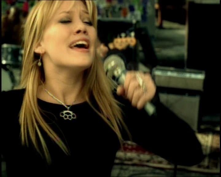 DailyDuff-dot-nl_GirlCanRockDVD-InterviewsAndFeaturettes-Sneakpeak-ACinderellaStorySoundtrack0061.jpg