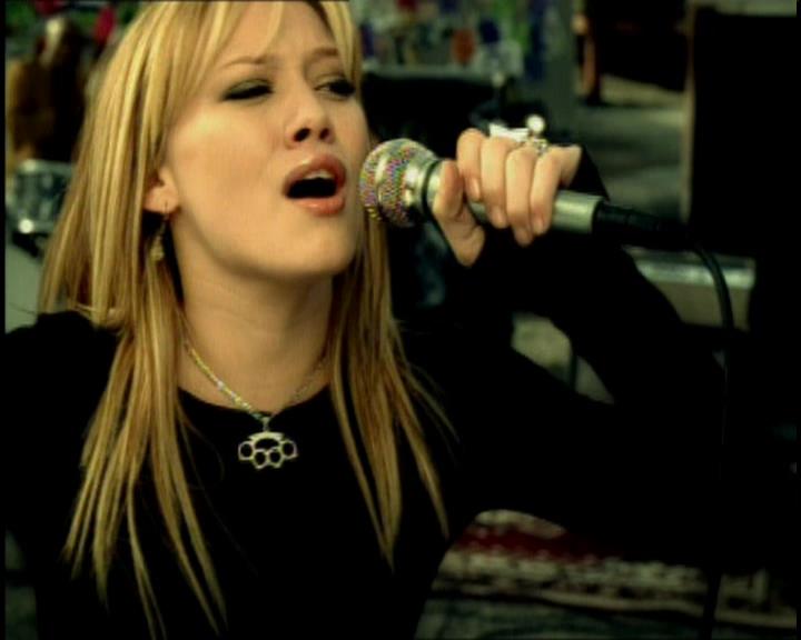DailyDuff-dot-nl_GirlCanRockDVD-InterviewsAndFeaturettes-Sneakpeak-ACinderellaStorySoundtrack0062.jpg