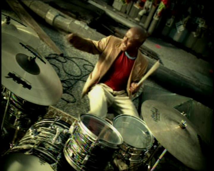 DailyDuff-dot-nl_GirlCanRockDVD-InterviewsAndFeaturettes-Sneakpeak-ACinderellaStorySoundtrack0063.jpg