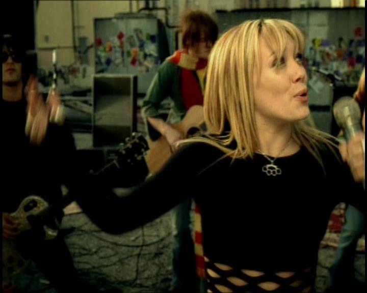 DailyDuff-dot-nl_GirlCanRockDVD-InterviewsAndFeaturettes-Sneakpeak-ACinderellaStorySoundtrack0065.jpg