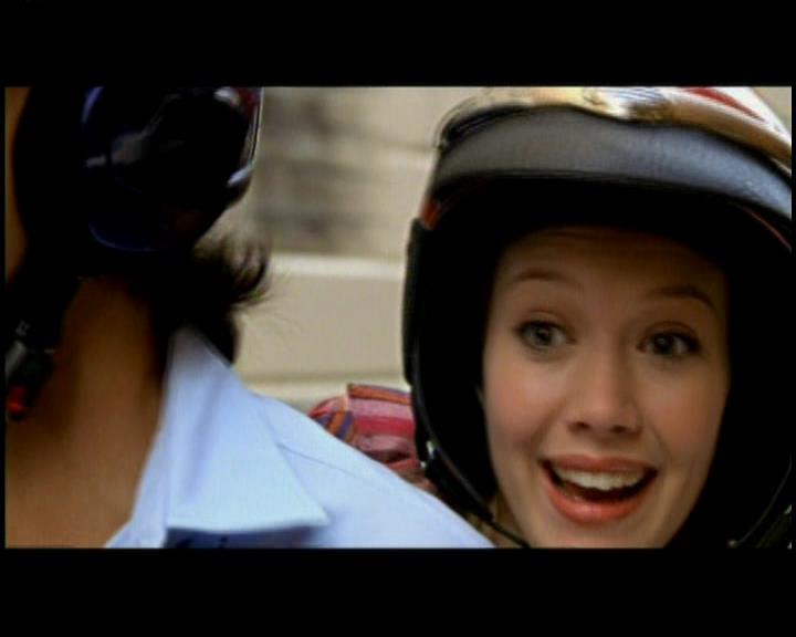 DailyDuff-dot-nl_GirlCanRockDVD-InterviewsAndFeaturettes-Sneakpeak-ACinderellaStorySoundtrack0066.jpg