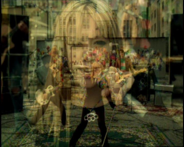 DailyDuff-dot-nl_GirlCanRockDVD-InterviewsAndFeaturettes-Sneakpeak-ACinderellaStorySoundtrack0068.jpg