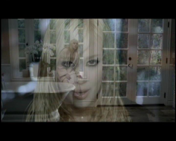 DailyDuff-dot-nl_GirlCanRockDVD-InterviewsAndFeaturettes-Sneakpeak-ACinderellaStorySoundtrack0079.jpg