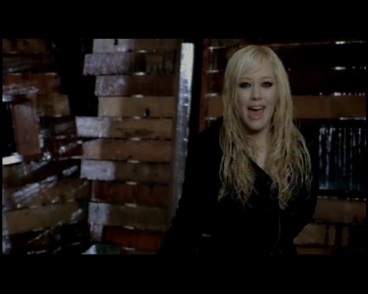 DailyDuff-dot-nl_GirlCanRockDVD-InterviewsAndFeaturettes-Sneakpeak-ACinderellaStorySoundtrack0088.jpg