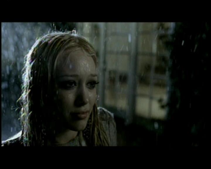 DailyDuff-dot-nl_GirlCanRockDVD-InterviewsAndFeaturettes-Sneakpeak-ACinderellaStorySoundtrack0097.jpg