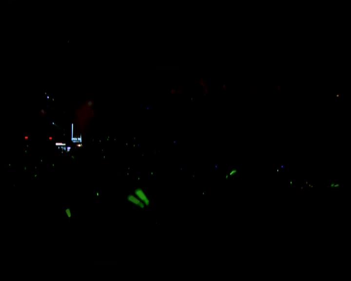 DailyDuff-dot-nl_GirlCanRockDVD-LiveInConcert0012.jpg