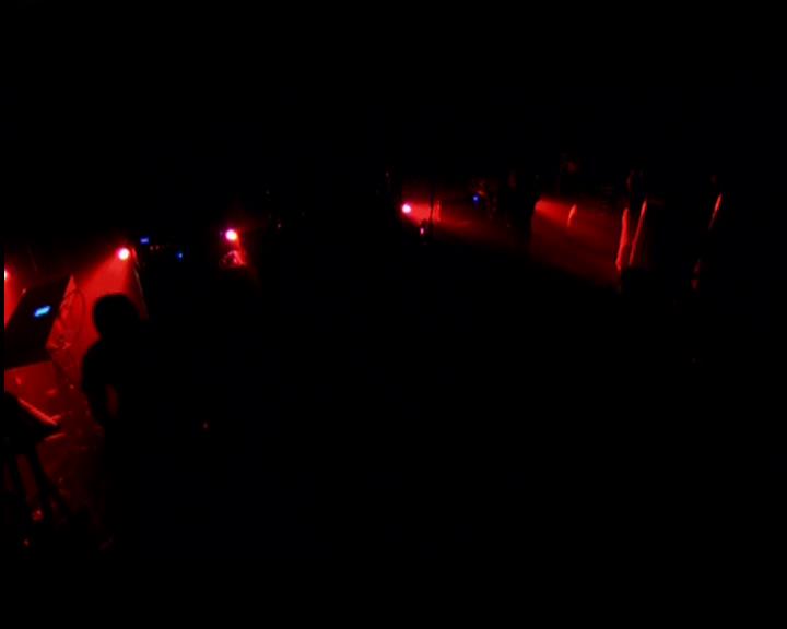 DailyDuff-dot-nl_GirlCanRockDVD-LiveInConcert0013.jpg