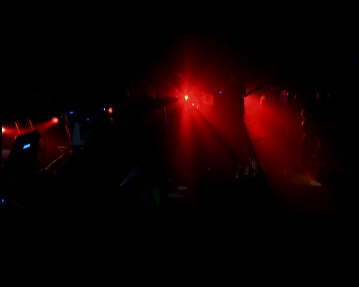 DailyDuff-dot-nl_GirlCanRockDVD-LiveInConcert0014.jpg