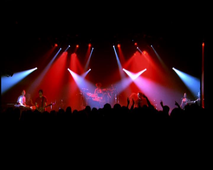DailyDuff-dot-nl_GirlCanRockDVD-LiveInConcert0020.jpg