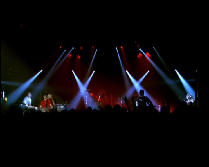 DailyDuff-dot-nl_GirlCanRockDVD-LiveInConcert0021.jpg