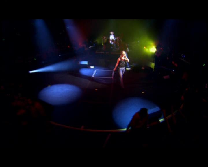 DailyDuff-dot-nl_GirlCanRockDVD-LiveInConcert0028.jpg