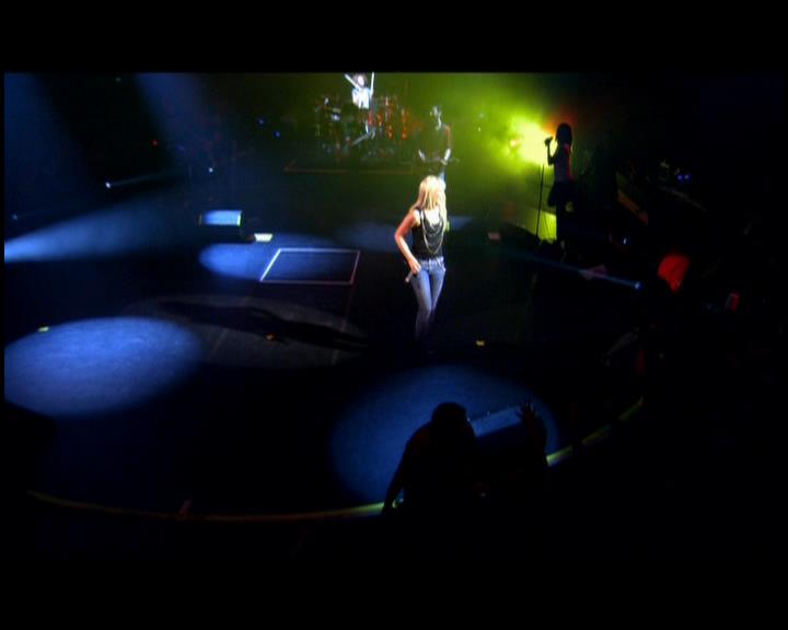 DailyDuff-dot-nl_GirlCanRockDVD-LiveInConcert0029.jpg