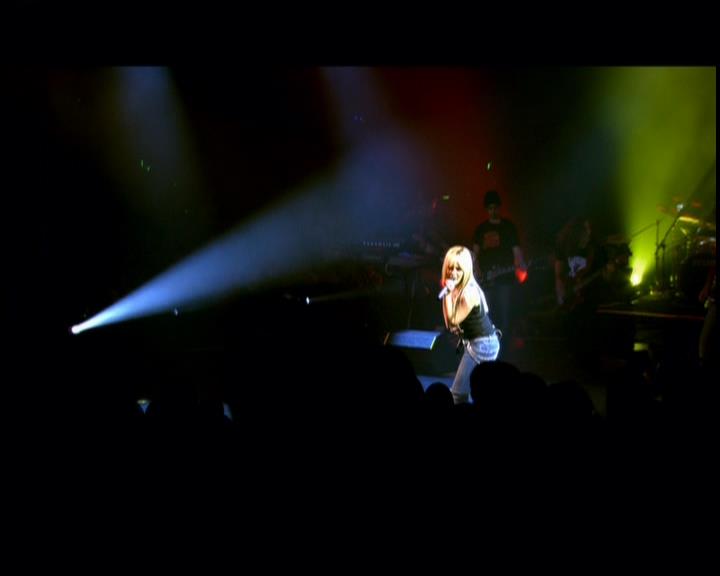 DailyDuff-dot-nl_GirlCanRockDVD-LiveInConcert0041.jpg