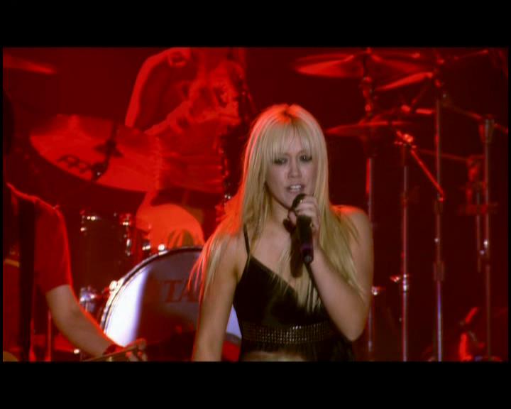 DailyDuff-dot-nl_GirlCanRockDVD-LiveInConcert0055.jpg