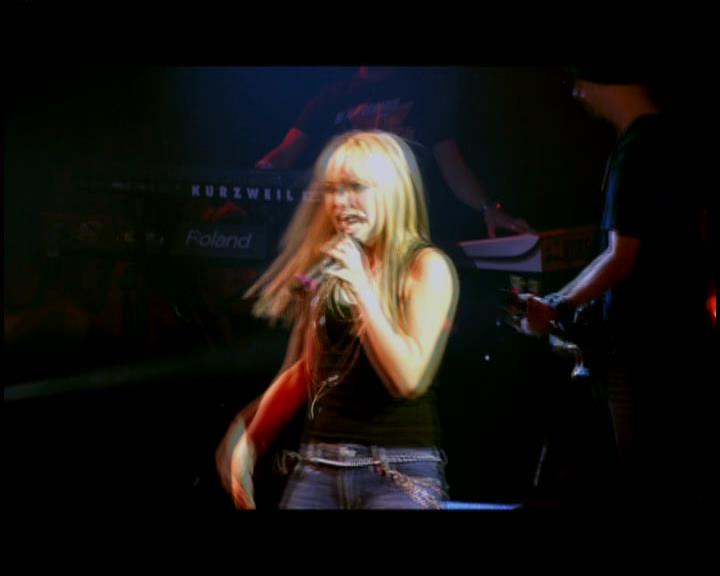 DailyDuff-dot-nl_GirlCanRockDVD-LiveInConcert0064.jpg