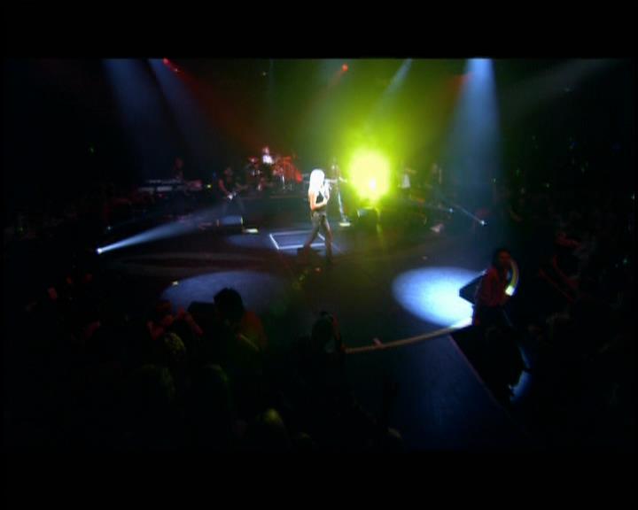 DailyDuff-dot-nl_GirlCanRockDVD-LiveInConcert0086.jpg
