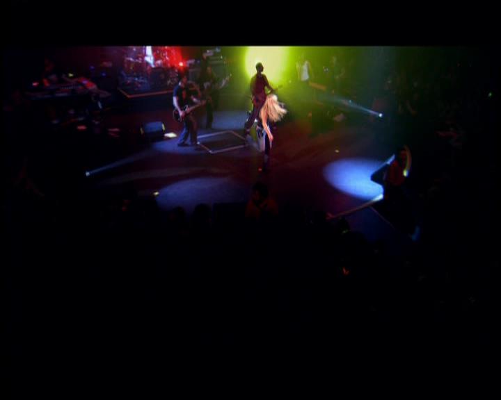 DailyDuff-dot-nl_GirlCanRockDVD-LiveInConcert0100.jpg