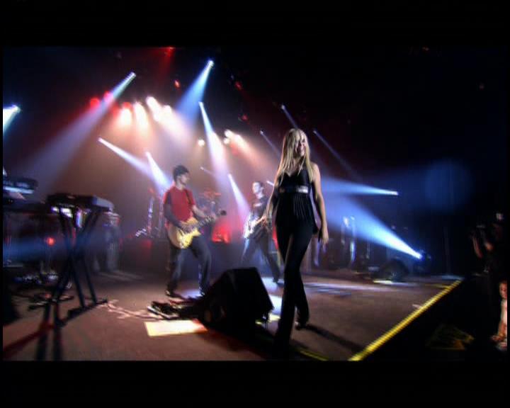 DailyDuff-dot-nl_GirlCanRockDVD-LiveInConcert0128.jpg