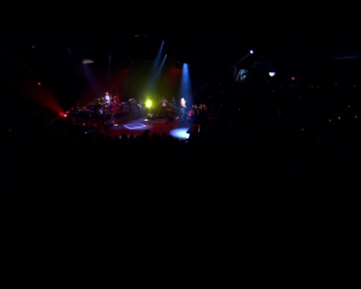 DailyDuff-dot-nl_GirlCanRockDVD-LiveInConcert0138.jpg