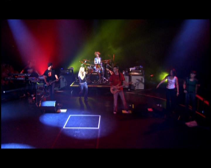 DailyDuff-dot-nl_GirlCanRockDVD-LiveInConcert0160.jpg