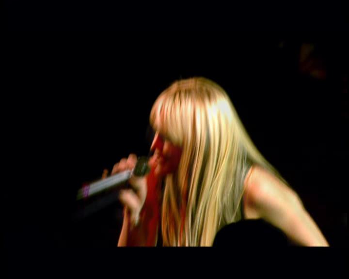 DailyDuff-dot-nl_GirlCanRockDVD-LiveInConcert0188.jpg