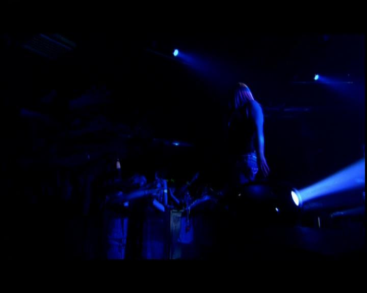 DailyDuff-dot-nl_GirlCanRockDVD-LiveInConcert0211.jpg