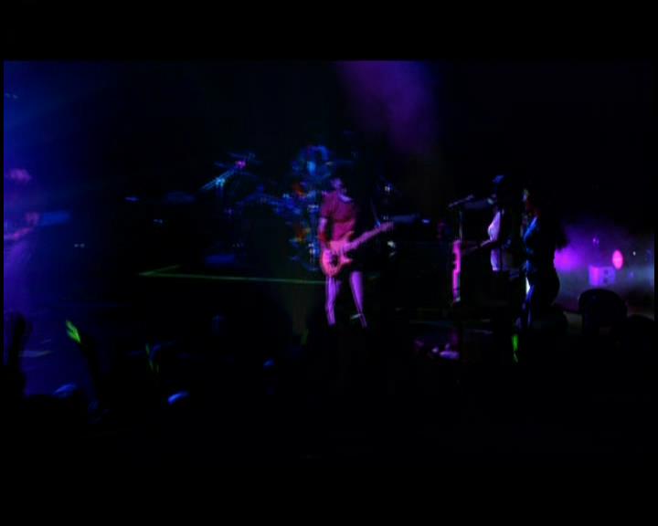 DailyDuff-dot-nl_GirlCanRockDVD-LiveInConcert0214.jpg DailyDuff-dot-nl_GirlCanRockDVD-LiveInConcert0214.jpg