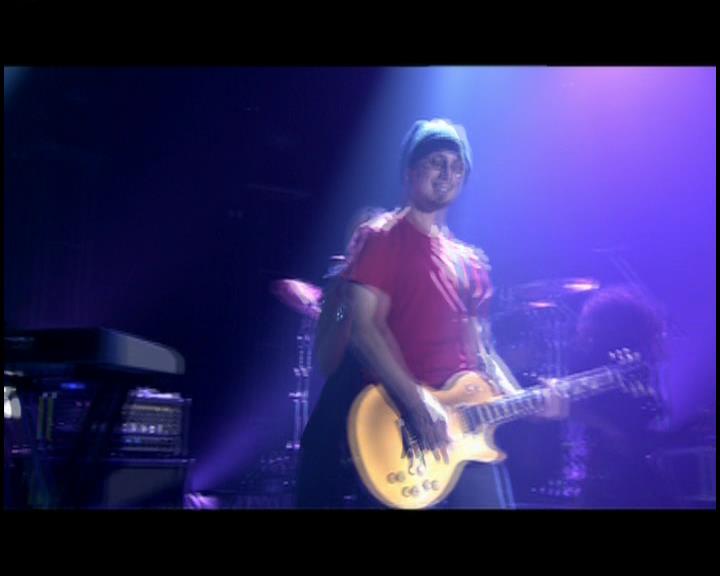 DailyDuff-dot-nl_GirlCanRockDVD-LiveInConcert0239.jpg