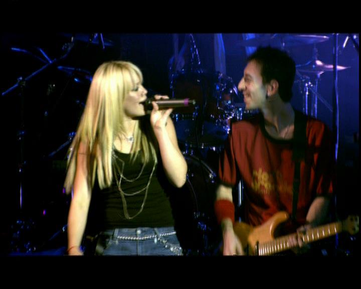 DailyDuff-dot-nl_GirlCanRockDVD-LiveInConcert0257.jpg