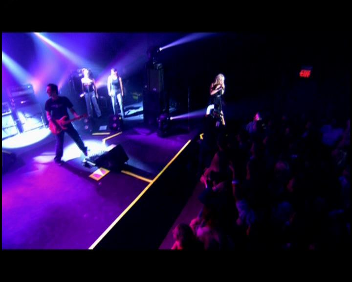 DailyDuff-dot-nl_GirlCanRockDVD-LiveInConcert0284.jpg DailyDuff-dot-nl_GirlCanRockDVD-LiveInConcert0284.jpg