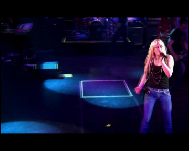 DailyDuff-dot-nl_GirlCanRockDVD-LiveInConcert0324.jpg DailyDuff-dot-nl_GirlCanRockDVD-LiveInConcert0324.jpg