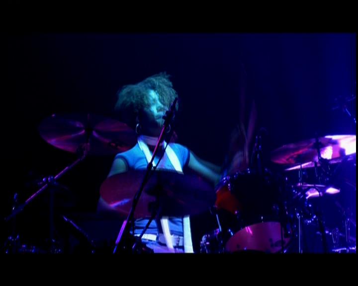 DailyDuff-dot-nl_GirlCanRockDVD-LiveInConcert0327.jpg DailyDuff-dot-nl_GirlCanRockDVD-LiveInConcert0327.jpg