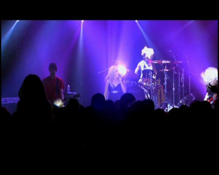 DailyDuff-dot-nl_GirlCanRockDVD-LiveInConcert0346.jpg DailyDuff-dot-nl_GirlCanRockDVD-LiveInConcert0346.jpg