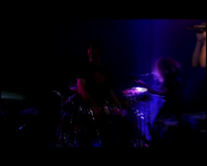 DailyDuff-dot-nl_GirlCanRockDVD-LiveInConcert0348.jpg DailyDuff-dot-nl_GirlCanRockDVD-LiveInConcert0348.jpg